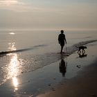 Zwei am Strand