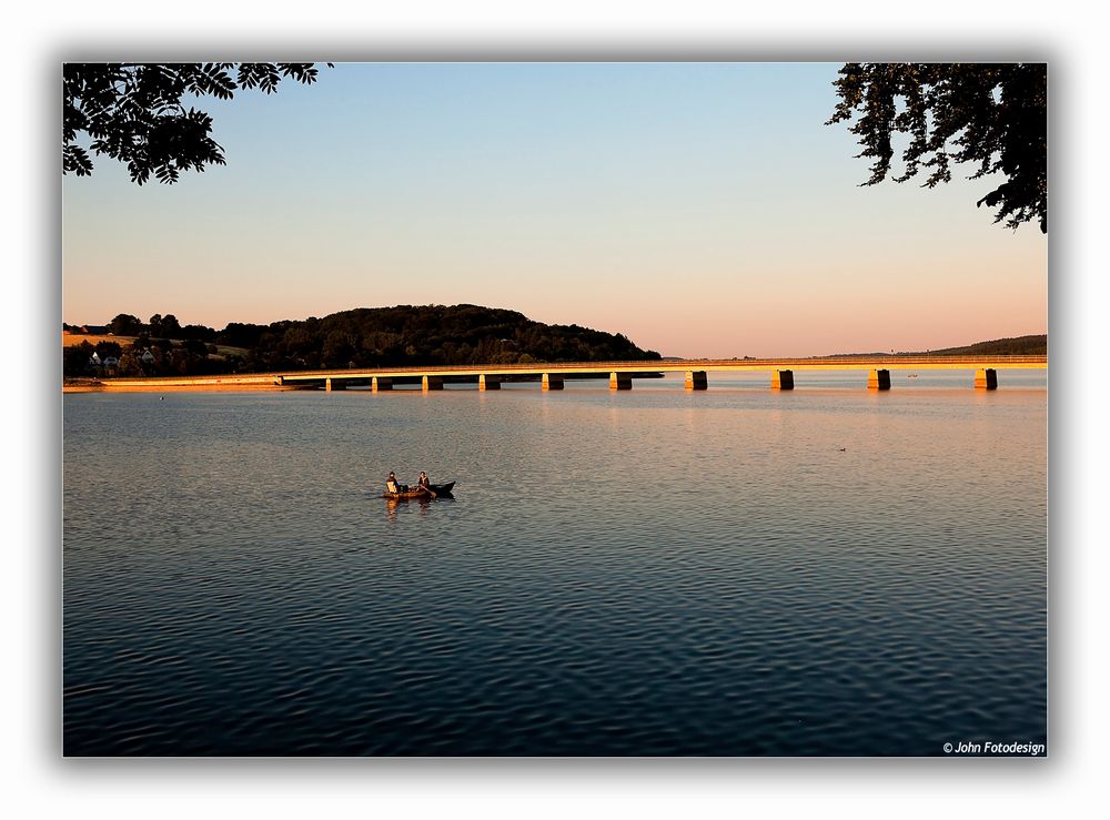 Zwei Angler im Abendlicht...