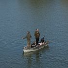 zwei Angler im Boot