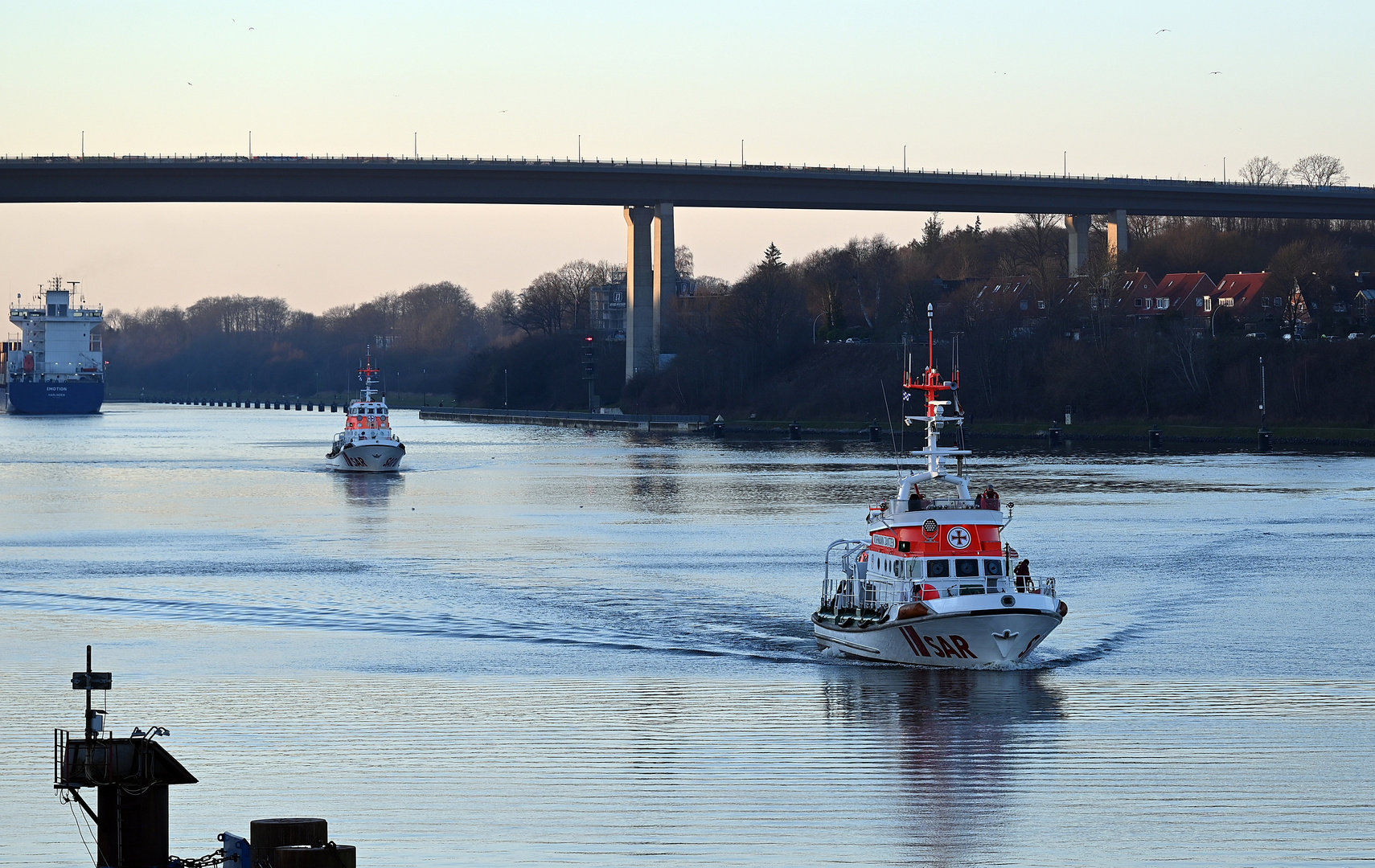 Zwei auf einen Streich vor der Schleuse Kiel-Holtenau