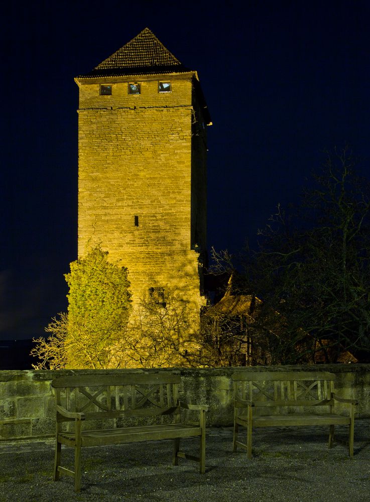 Zwei Bänke in Schloss Liebenstein...