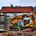 Zwei Bagger im Streit ??? in Gustavsburg