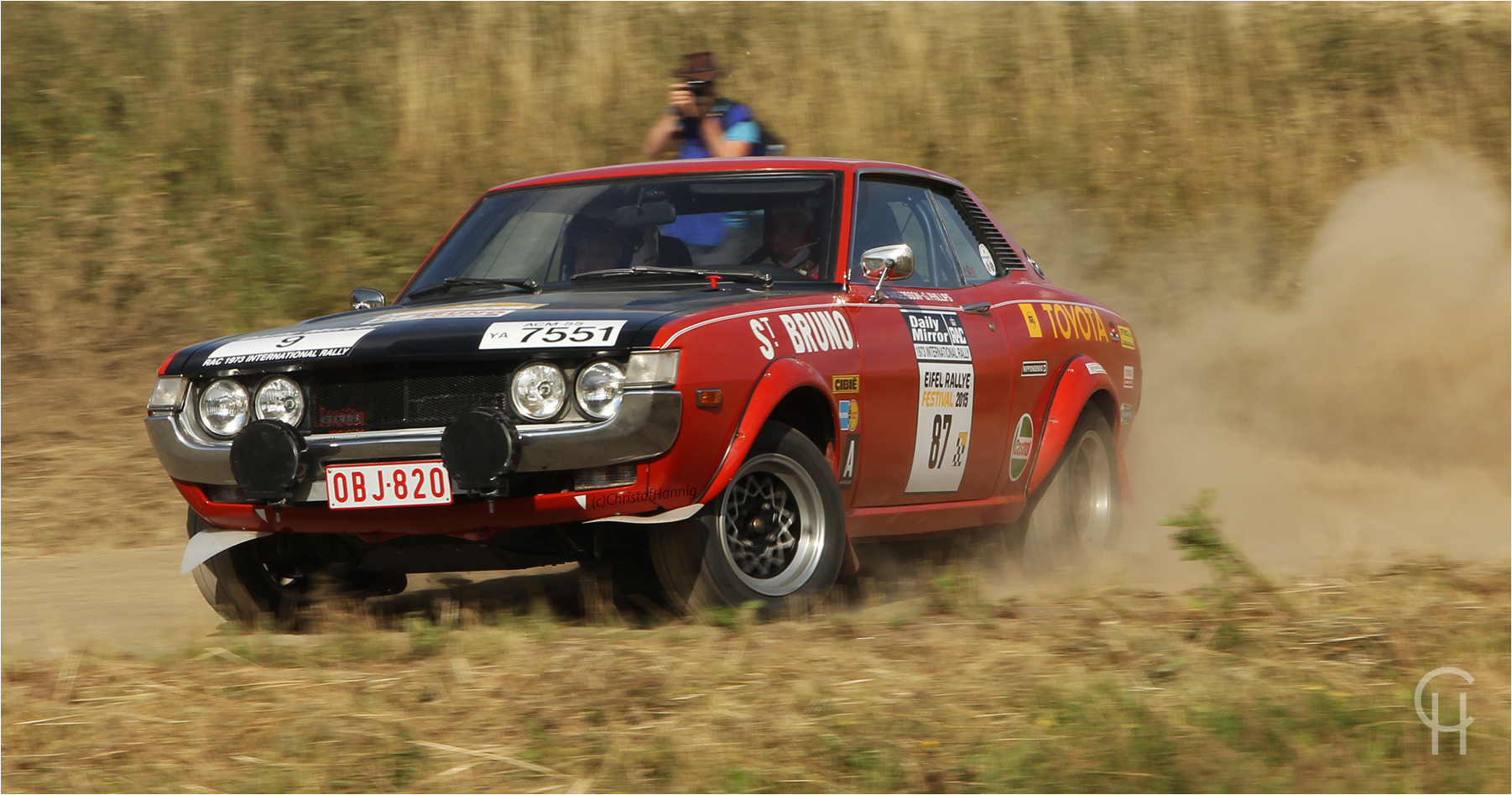 Zwei Belgier fahren mit einem alten Japaner quer durch die Eifel