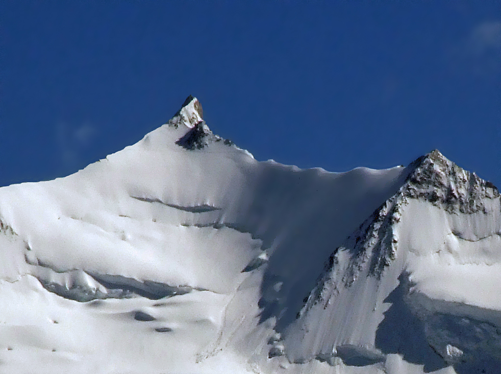 Zwei Bergspitzen mit...