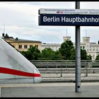 Zwei Berliner Bahnhöfe