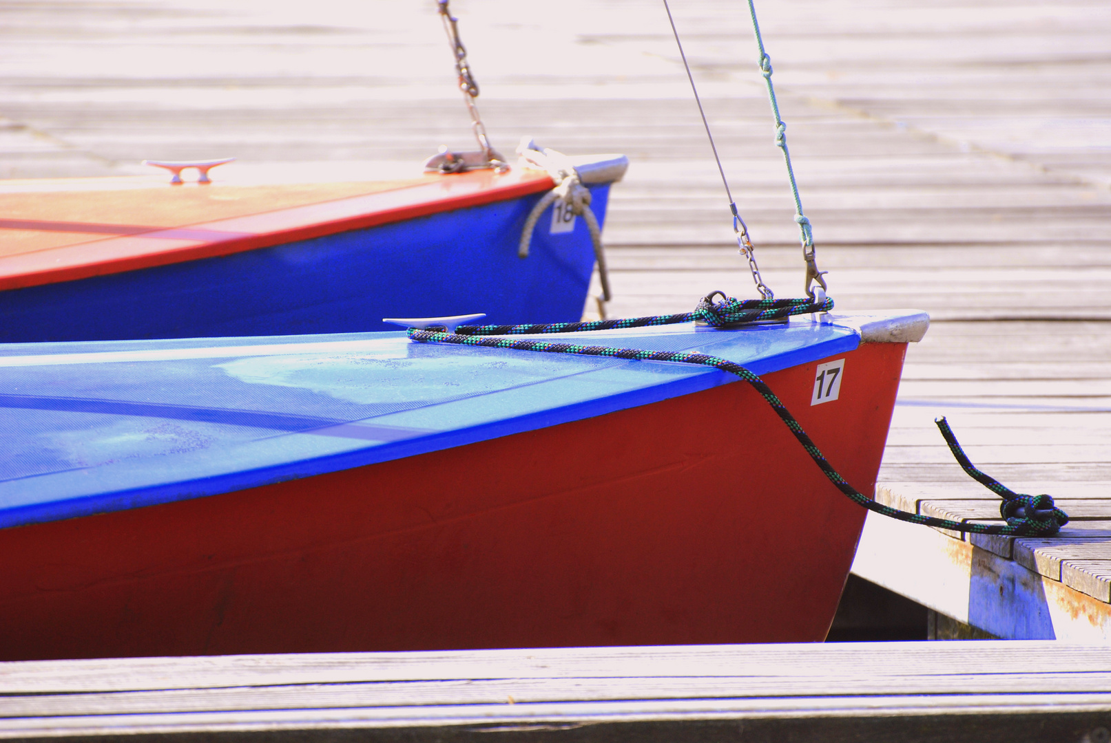 Zwei Boote am Unterbacher See