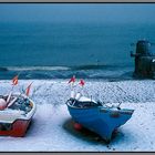 Zwei Boote im Schnee