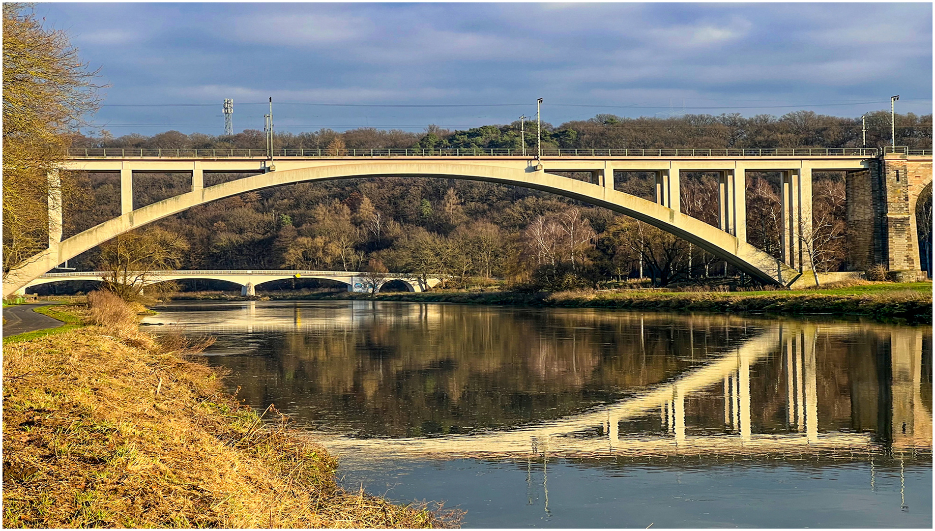 Zwei Brücken mit Durchblick