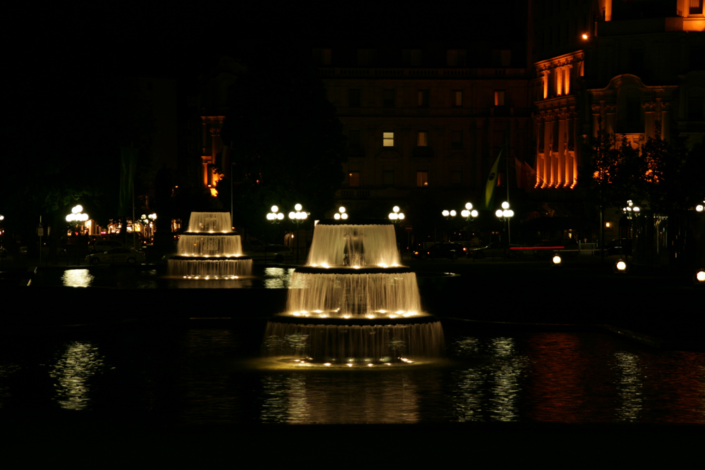 Zwei Brunnen [ Ach ] . . . in meiner Stadt