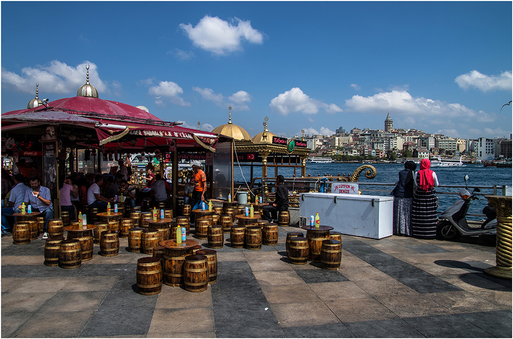 Zwei Damen am Goldenen Horn