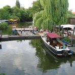 zwei der schönen Bars in Berlin direkt am Wasser