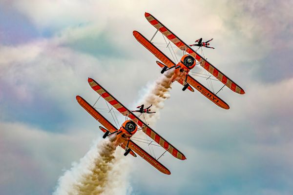 Zwei Doppeldecker im Wingwalker Doppelpack