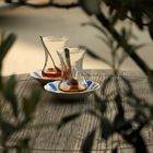 Zwei einsame Gläser - Türkisch Tee