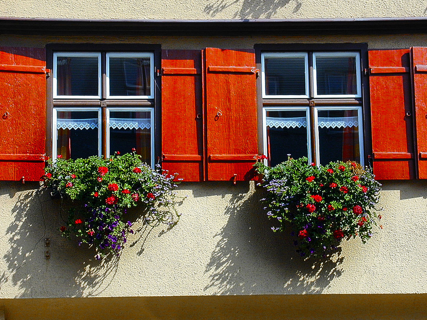 Zwei Fenster