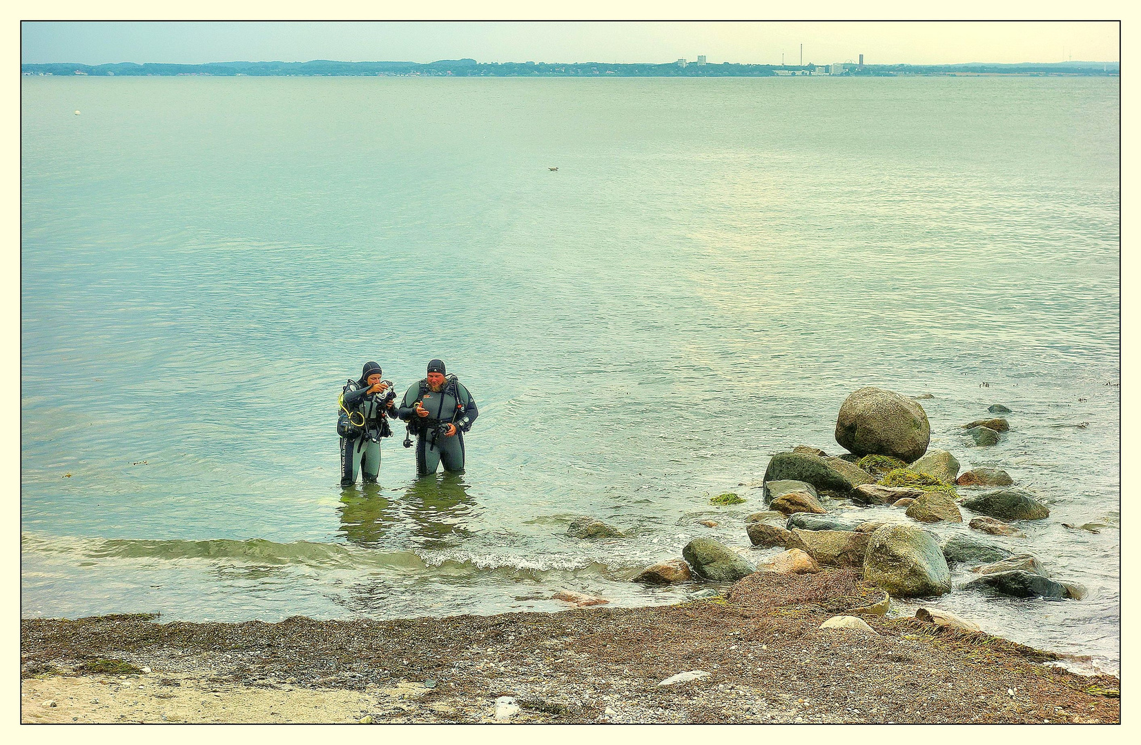 Zwei Froschmänner in der Ostsee