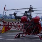 zwei Generationen Helikopter