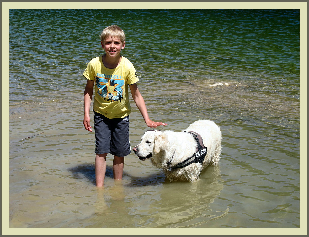 Zwei gute Freunde im See