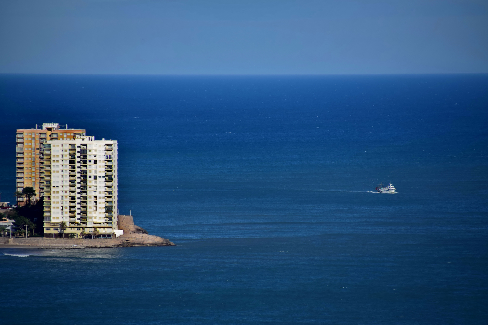 Zwei Häuser am Meer