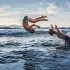 zwei herren beim baden