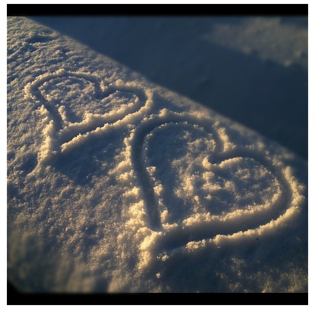 zwei herzen im schnee