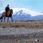 Zwei Isländer vor dem Snaefellsjökull