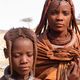 Zwei junge Himbafrauen. Schwestern?