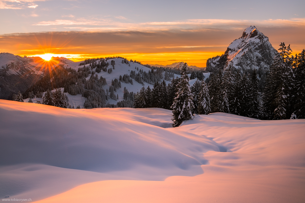 Zwei kleine Schneebällchen