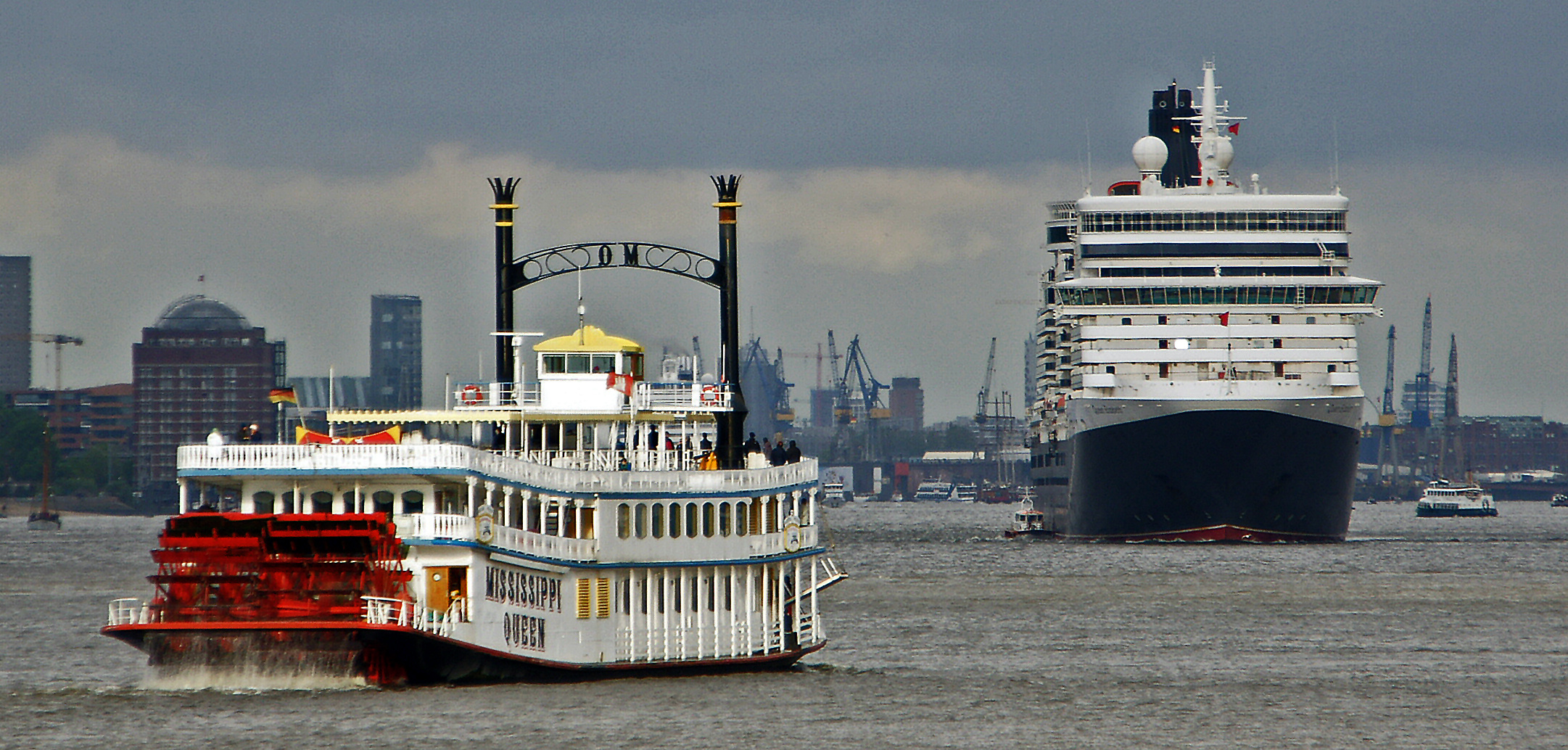 ... zwei Königinnen auf der Elbe !