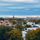 Zwei Kreuzfahrtschiffe in Warnemünde. 