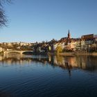 Zwei Länder, durch eine Brücke verbunden