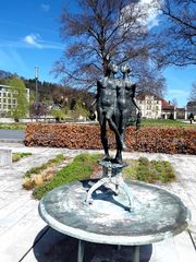 Zwei liebende im park