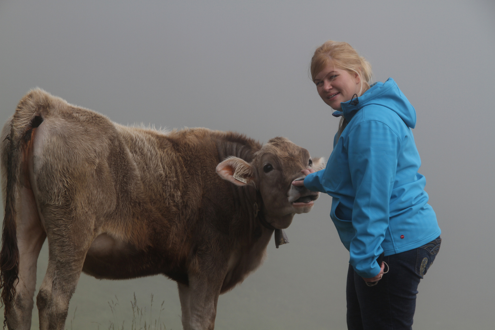 Zwei Mädchen im Nebel