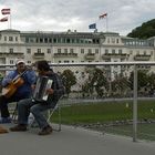 Zwei Musikanten auf der Glücksbringerbrücke