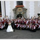 Zwei Musikvereine gratulieren zur Hochzeit