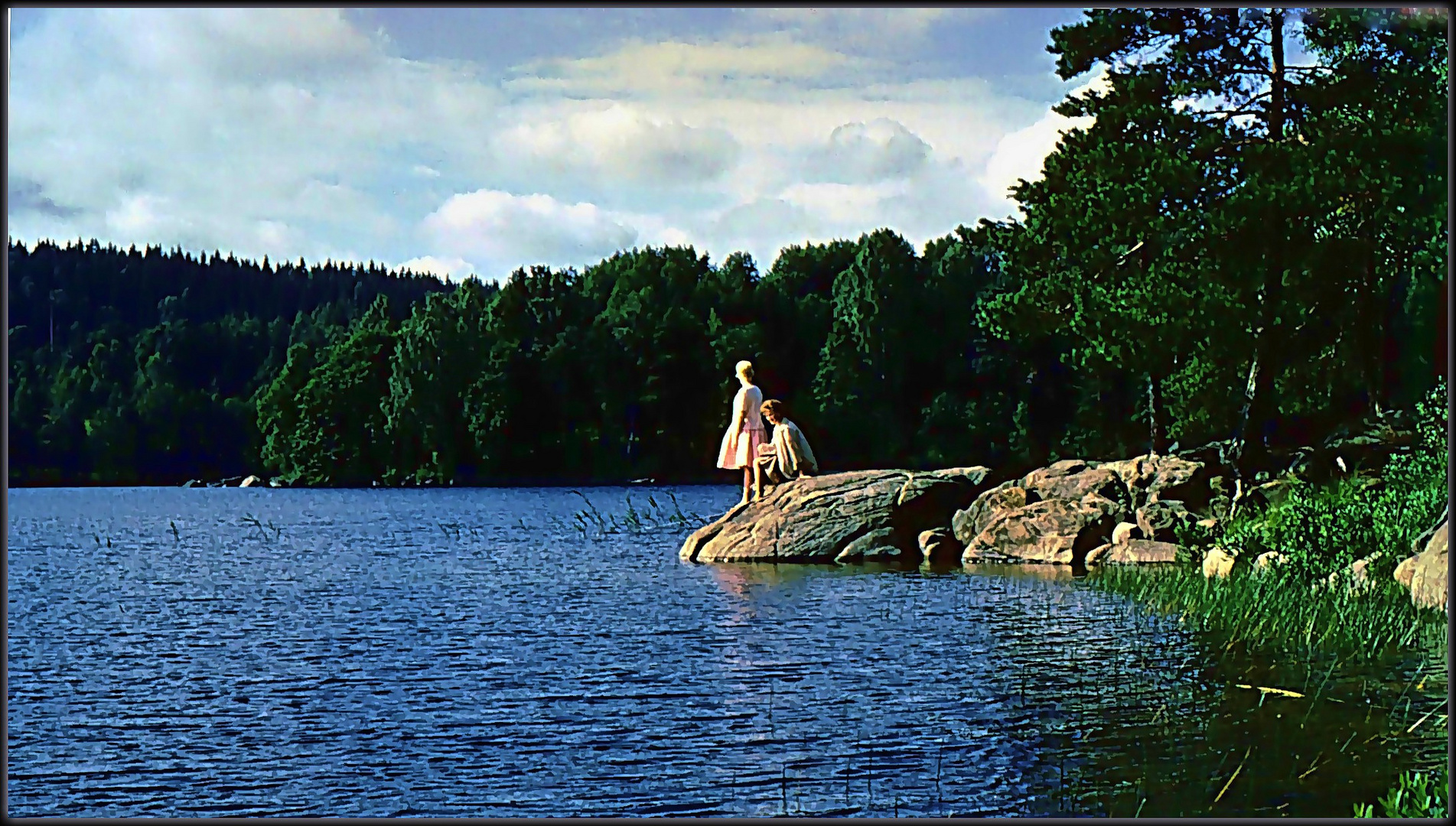 Zwei Nixen am See