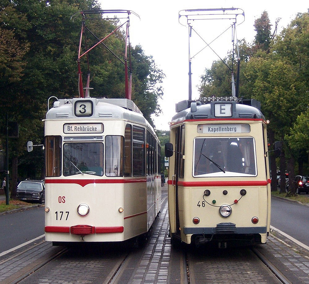 Zwei Oldies zum Jubiläum an der Glienicker Brücke