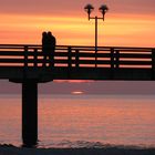 Zwei Paare - Ostsee am Abend im April 2010