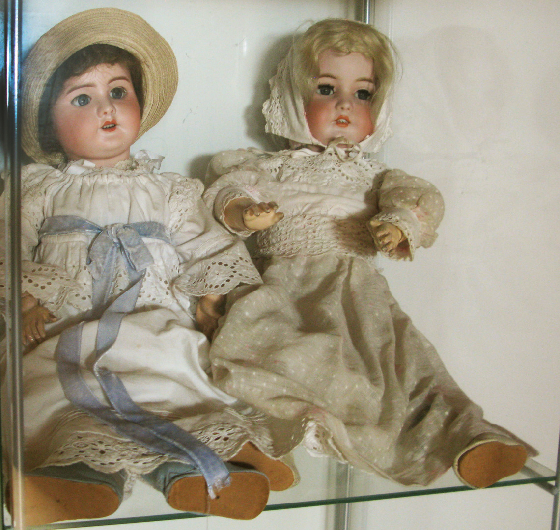 Zwei Puppen