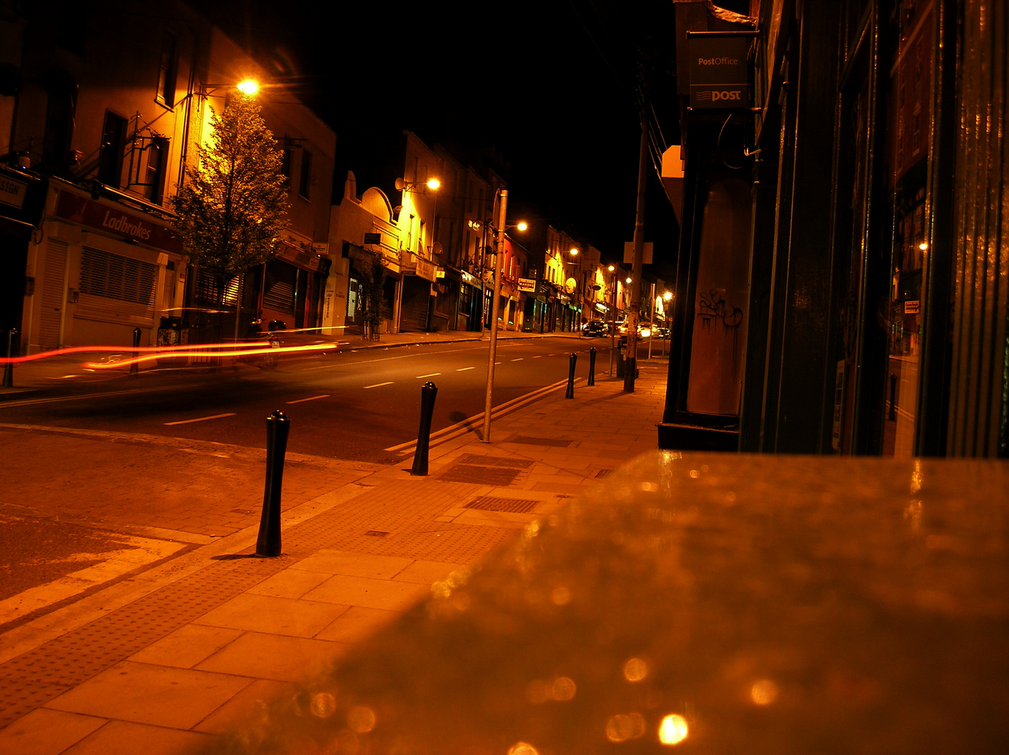 Zwei Räder des Nachts in Cork