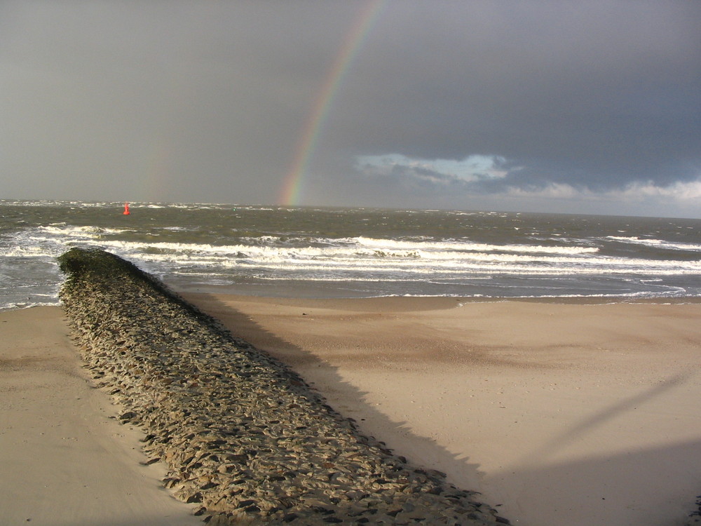 Zwei Regenbögen über der Nordsee