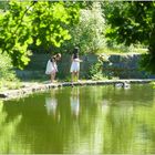 Zwei reizende Wasserprinzessinnen