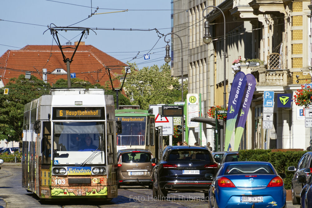 ZWEI RICHTUNGEN MIT DEM GLEICHEN ZIEL -