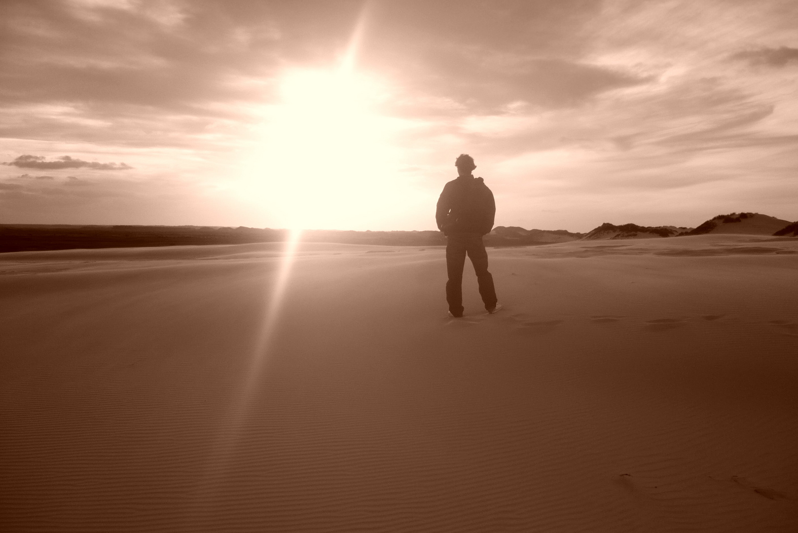 zwei Spuren im Sand