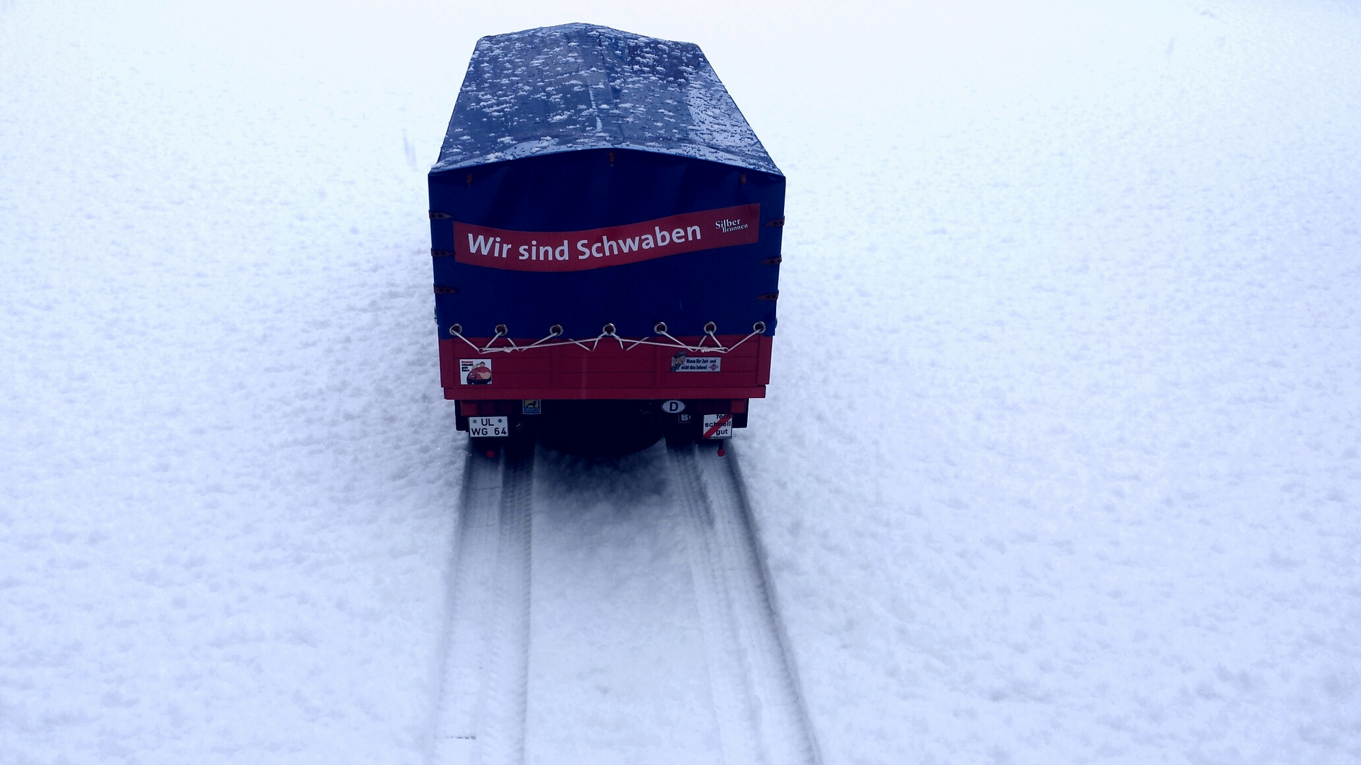 ....zwei Spuren im Schnee....