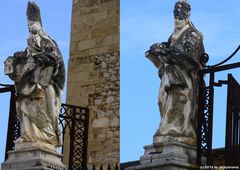 Zwei Statuen  vor der Kathedrale in Cefalu / Palermo