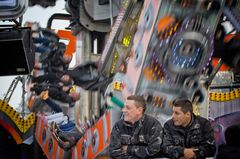 Zwei Typen vom Jahrmarkt 