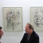 Zwei und Zwei: 2 Besucher vor 2 Bildern der Ausstellung Litzenburger