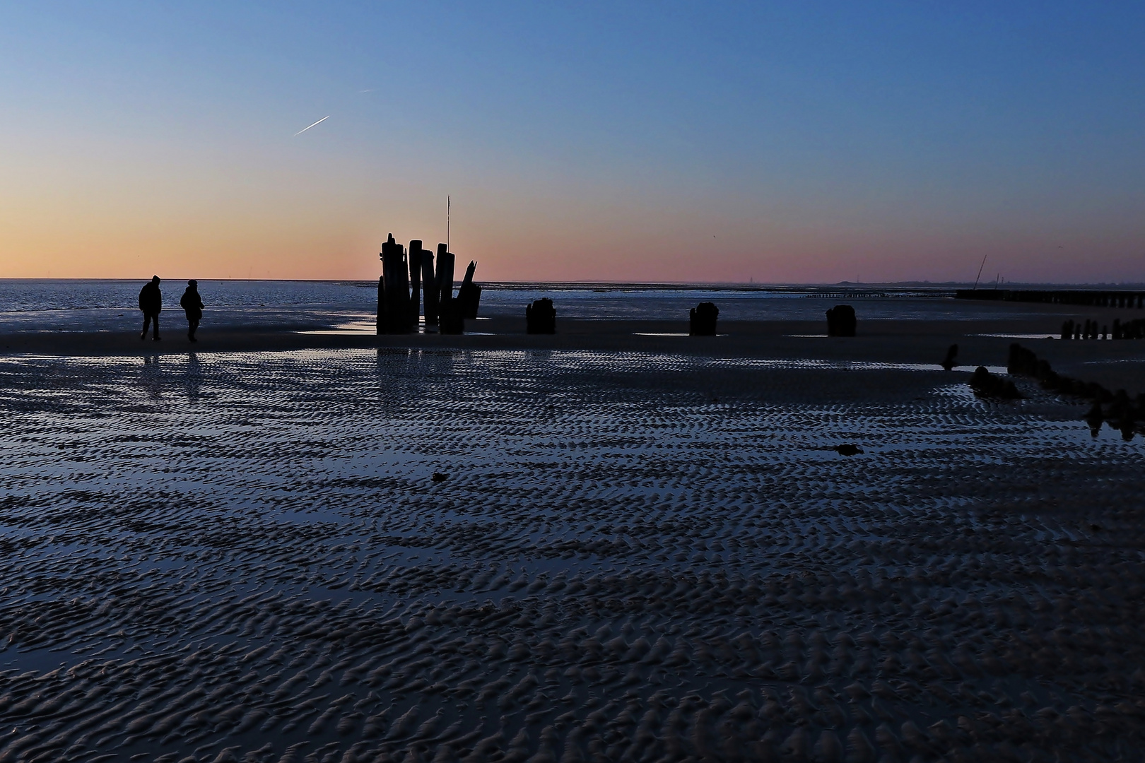 Zwei vor dem Meer