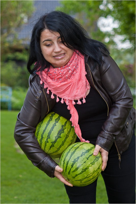 Zwei Wassermelonen kann man nicht unter einem Arm tragen