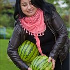 Zwei Wassermelonen kann man nicht unter einem Arm tragen